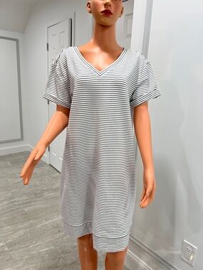 Daily Ritual White and Black Striped V-Neck Dress
